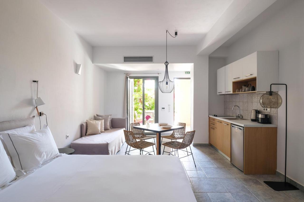 Margo Beach Hotel Gythio Extérieur photo