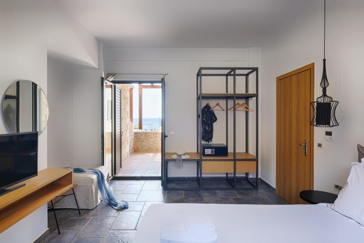 Margo Beach Hotel Gythio Extérieur photo